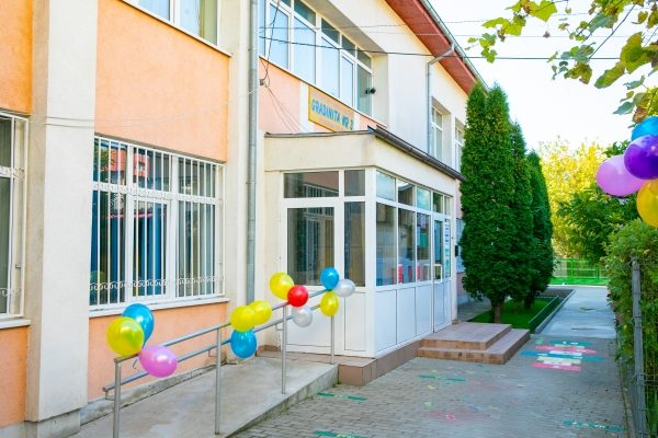 Grădiniţa PP3 Iaşi lansează proiectul "Step by step în lumea STEM"