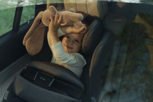 Inovatie in Siguranta Transport Auto Copii