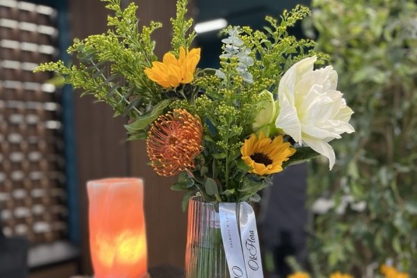 Cum poți folosi florile ca element de design interior în locuința ta